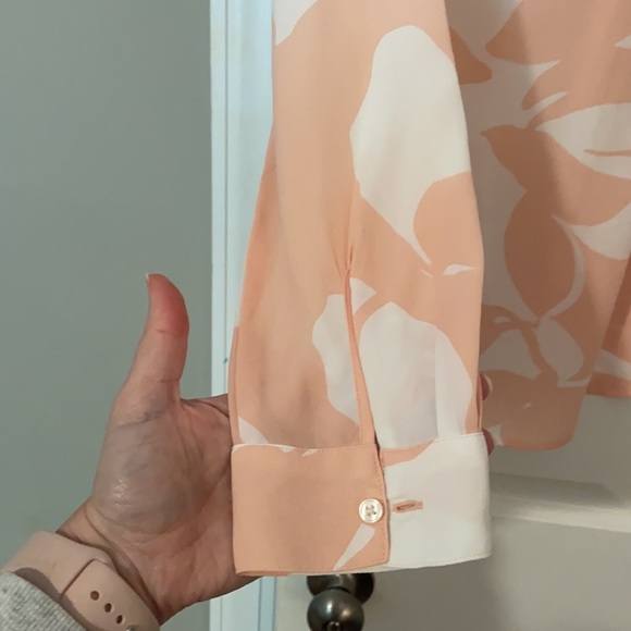 Floral button up blouse - Picture 2 of 4